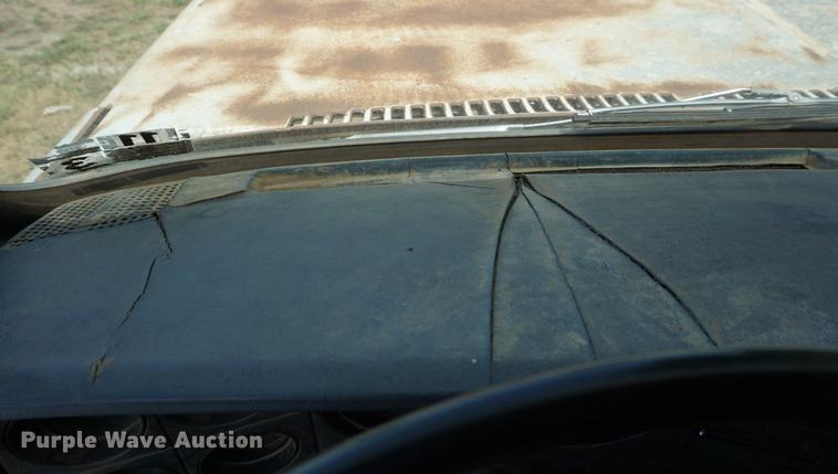 image for item DD7675 1983 GMC TopKick 7000 dump flatbed truck