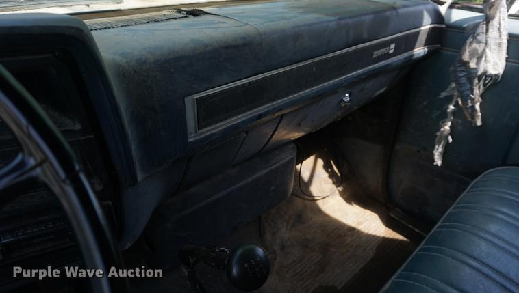 image for item DD7675 1983 GMC TopKick 7000 dump flatbed truck