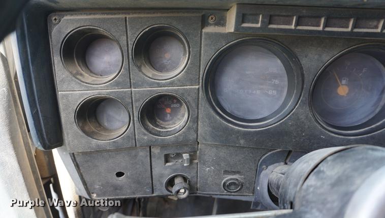 image for item DD7675 1983 GMC TopKick 7000 dump flatbed truck