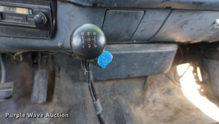 image for item DD7675 1983 GMC TopKick 7000 dump flatbed truck