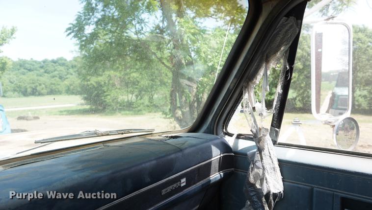 image for item DD7675 1983 GMC TopKick 7000 dump flatbed truck