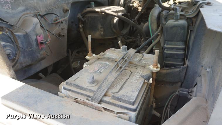 image for item DD7675 1983 GMC TopKick 7000 dump flatbed truck