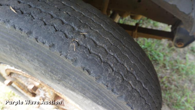 image for item DD7675 1983 GMC TopKick 7000 dump flatbed truck