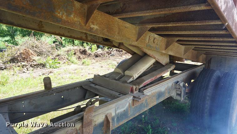 image for item DD7675 1983 GMC TopKick 7000 dump flatbed truck