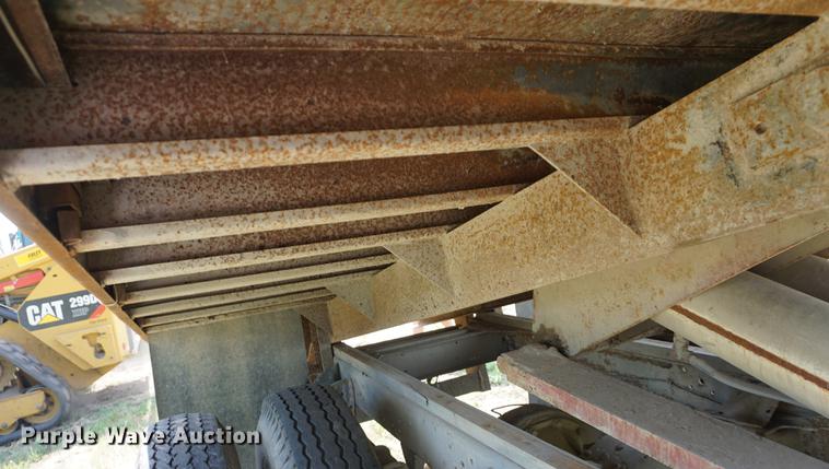 image for item DD7675 1983 GMC TopKick 7000 dump flatbed truck