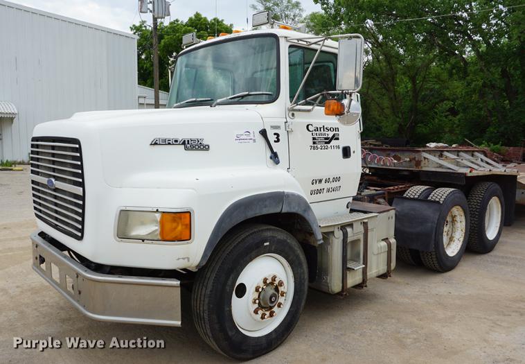 image for item DD7681 1994 Ford Aeromax L9000 semi truck
