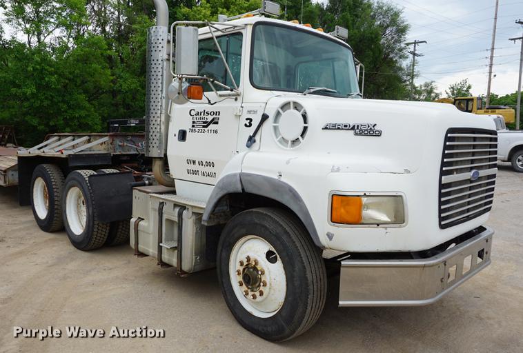 image for item DD7681 1994 Ford Aeromax L9000 semi truck