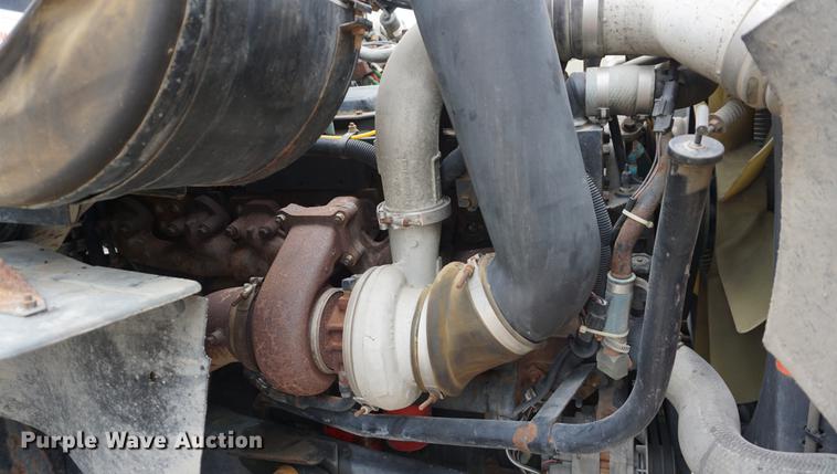 image for item DD7681 1994 Ford Aeromax L9000 semi truck