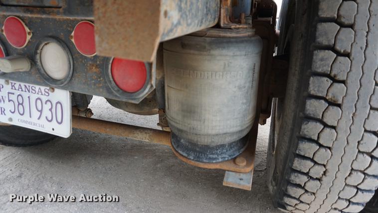 image for item DD7681 1994 Ford Aeromax L9000 semi truck