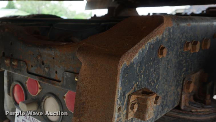 image for item DD7681 1994 Ford Aeromax L9000 semi truck