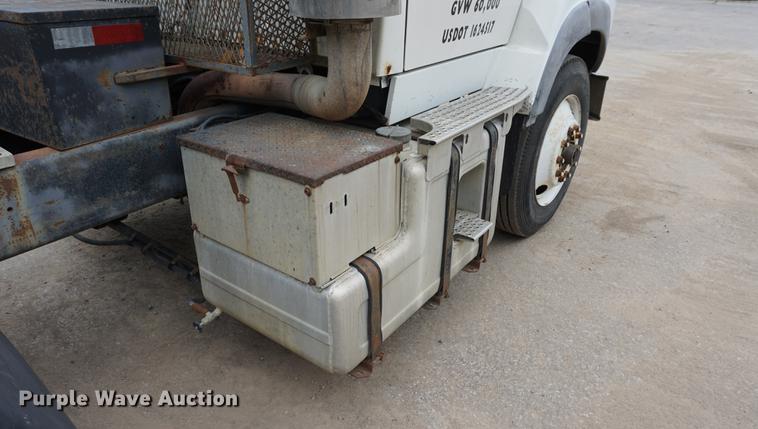 image for item DD7681 1994 Ford Aeromax L9000 semi truck