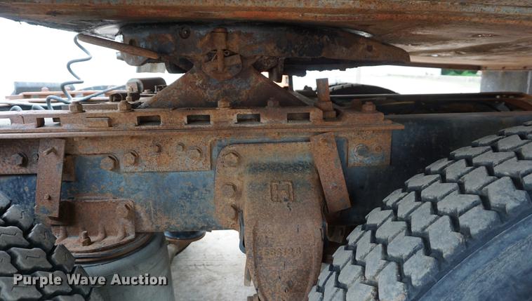 image for item DD7681 1994 Ford Aeromax L9000 semi truck