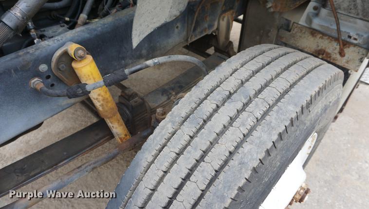 image for item DD7681 1994 Ford Aeromax L9000 semi truck