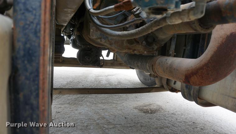 image for item DD7681 1994 Ford Aeromax L9000 semi truck