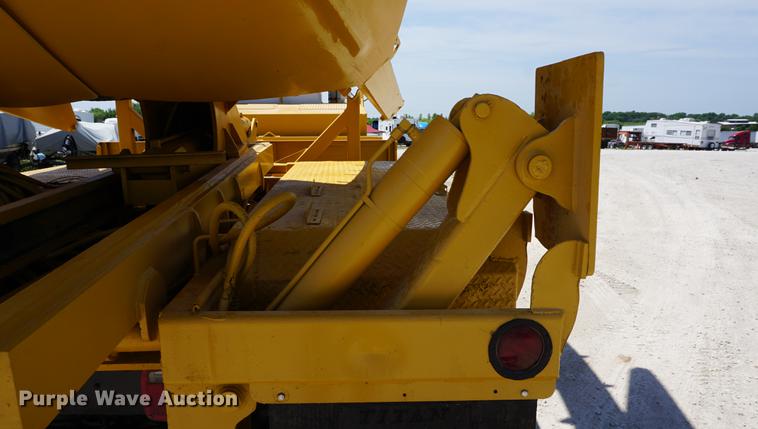 image for item DD7684 1998 Mack DM690S truck with Big John tree spade