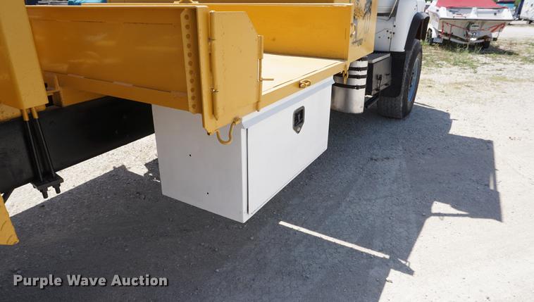 image for item DD7684 1998 Mack DM690S truck with Big John tree spade