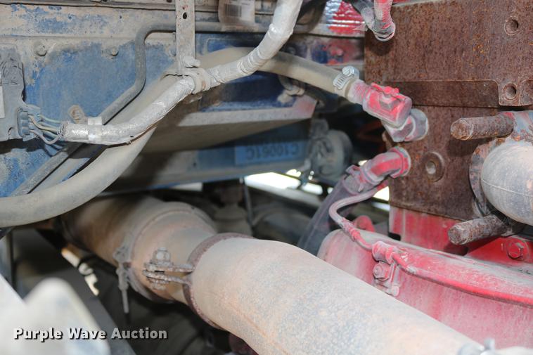 image for item DD8239 2009 Kenworth T800 semi truck