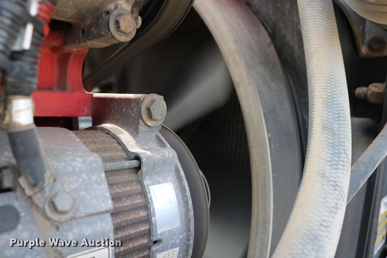 image for item DD8239 2009 Kenworth T800 semi truck