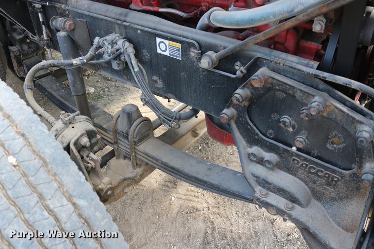 image for item DD8239 2009 Kenworth T800 semi truck