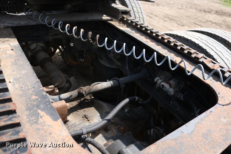 image for item DD8239 2009 Kenworth T800 semi truck