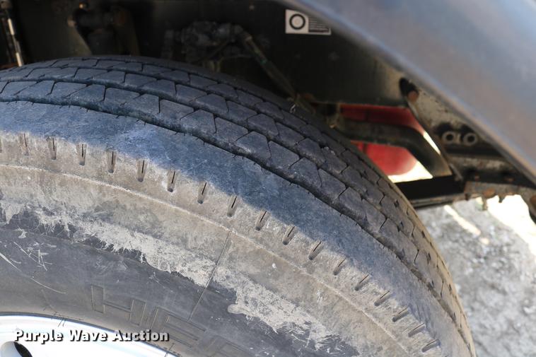 image for item DD8239 2009 Kenworth T800 semi truck