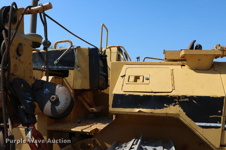 image for item DD8248 1999 Caterpillar 561M pipelayer