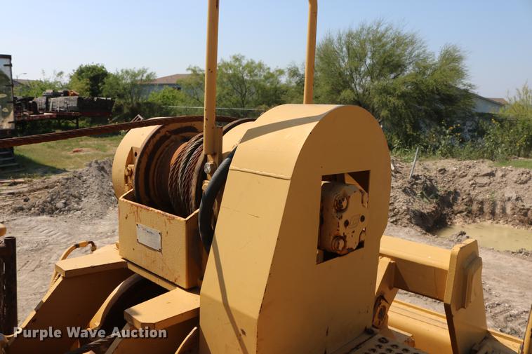 image for item DD8248 1999 Caterpillar 561M pipelayer