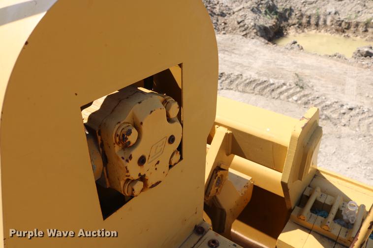 image for item DD8248 1999 Caterpillar 561M pipelayer