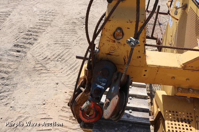 image for item DD8248 1999 Caterpillar 561M pipelayer