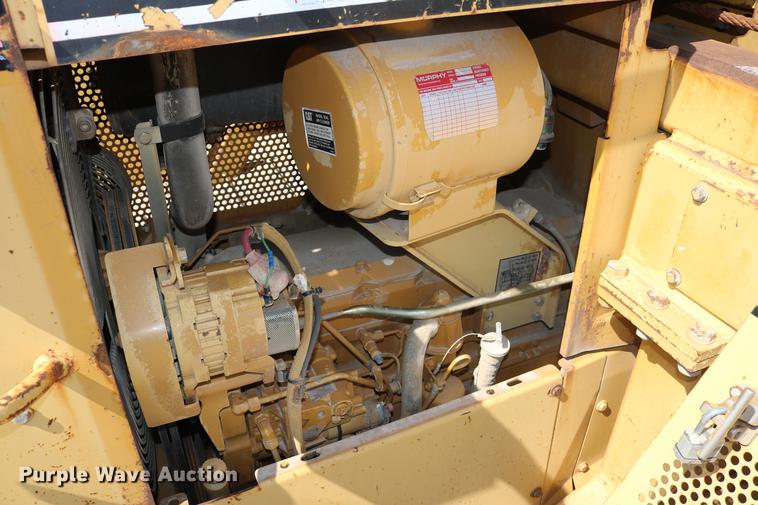 image for item DD8248 1999 Caterpillar 561M pipelayer