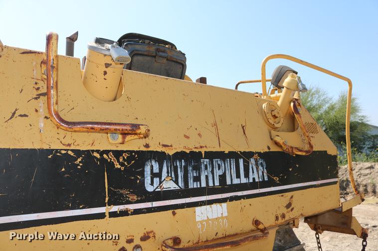image for item DD8248 1999 Caterpillar 561M pipelayer