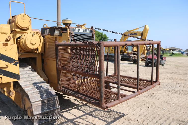 image for item DD8248 1999 Caterpillar 561M pipelayer