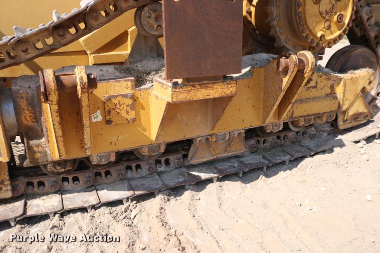 image for item DD8248 1999 Caterpillar 561M pipelayer