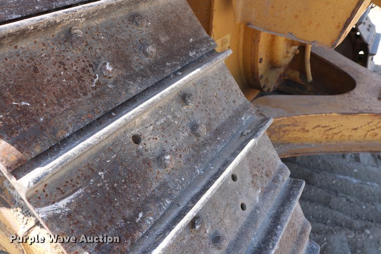 image for item DD8248 1999 Caterpillar 561M pipelayer