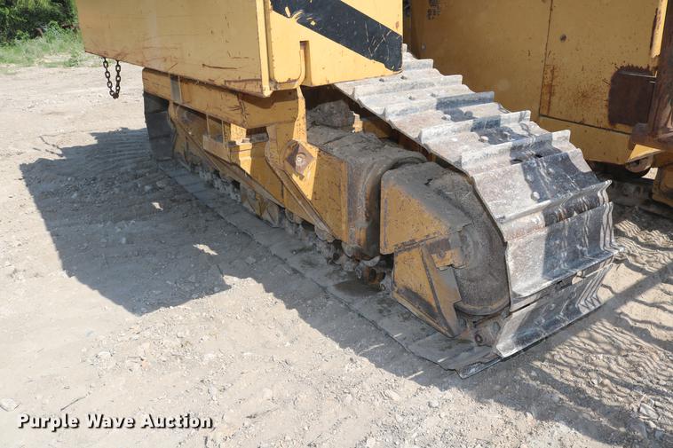 image for item DD8248 1999 Caterpillar 561M pipelayer