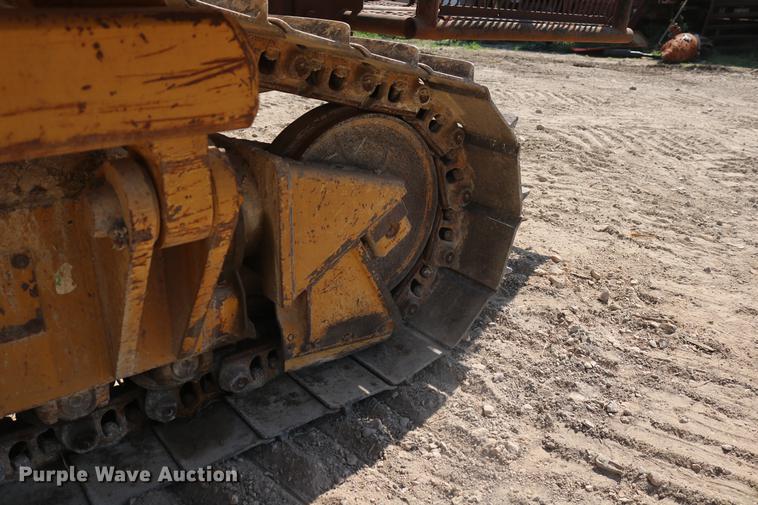 image for item DD8248 1999 Caterpillar 561M pipelayer