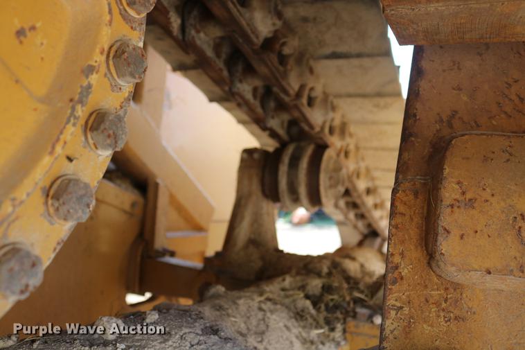 image for item DD8248 1999 Caterpillar 561M pipelayer