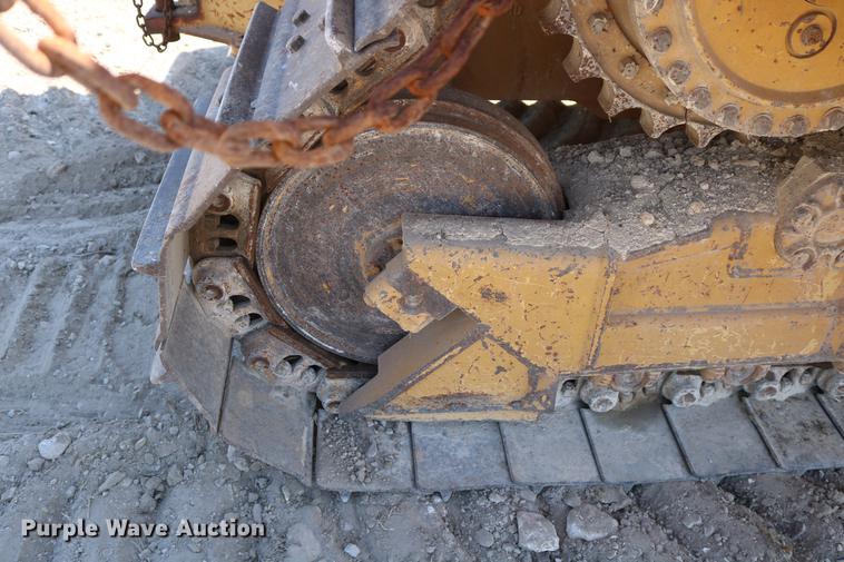 image for item DD8248 1999 Caterpillar 561M pipelayer
