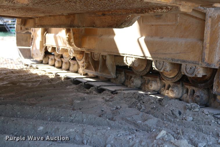 image for item DD8248 1999 Caterpillar 561M pipelayer