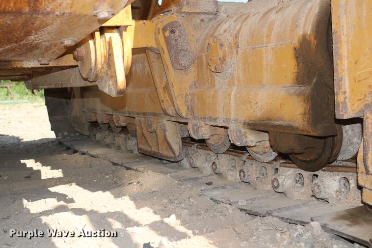 image for item DD8248 1999 Caterpillar 561M pipelayer