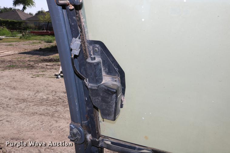 image for item DD8251 2006 John Deere 225C LC excavator