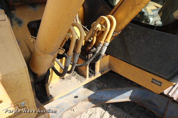 image for item DD8251 2006 John Deere 225C LC excavator