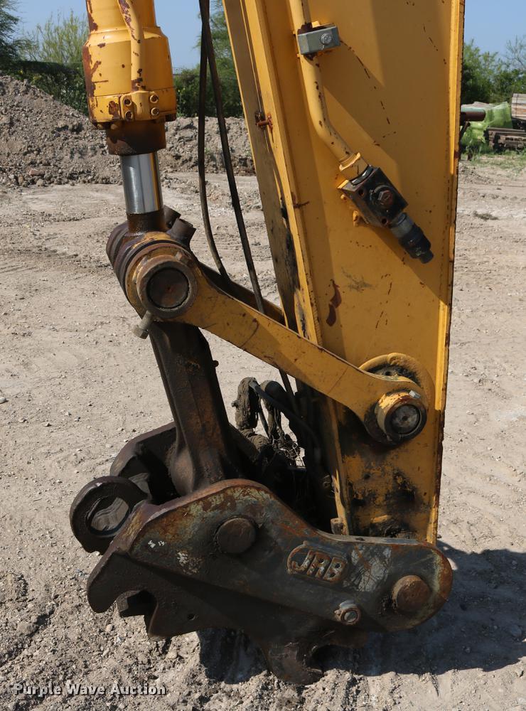 image for item DD8251 2006 John Deere 225C LC excavator
