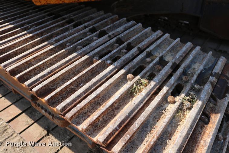 image for item DD8251 2006 John Deere 225C LC excavator