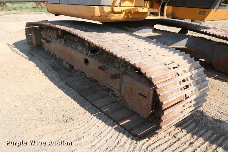 image for item DD8251 2006 John Deere 225C LC excavator