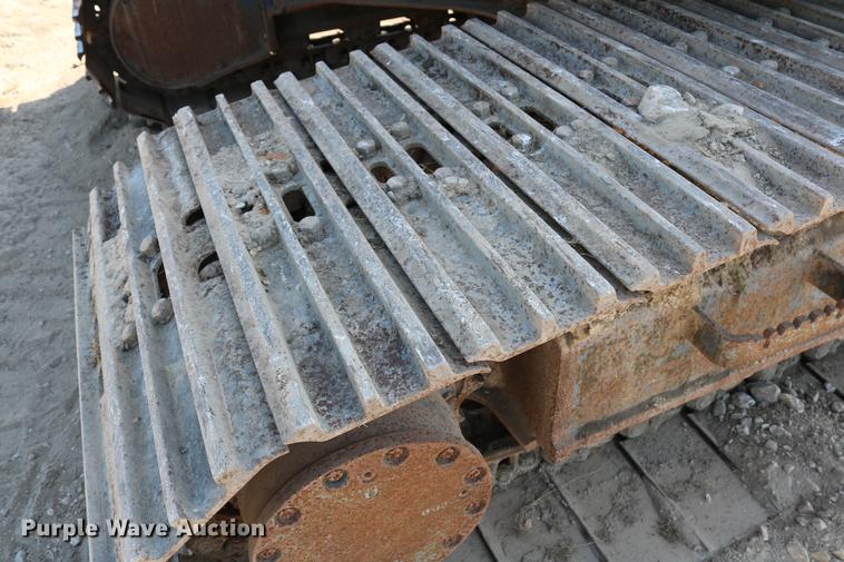 image for item DD8251 2006 John Deere 225C LC excavator