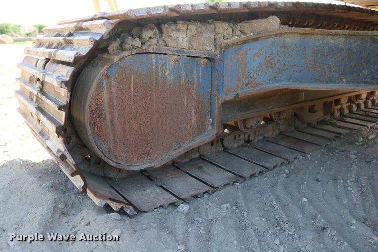 image for item DD8251 2006 John Deere 225C LC excavator