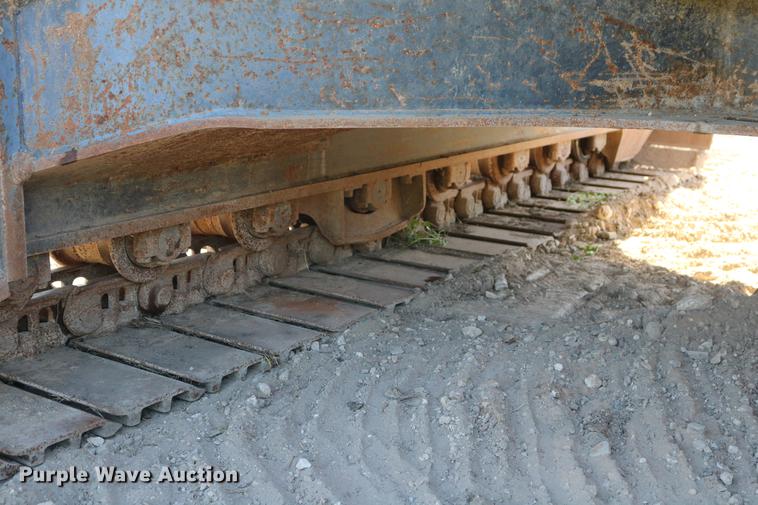 image for item DD8251 2006 John Deere 225C LC excavator