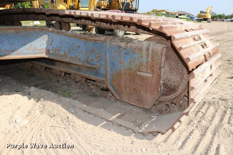 image for item DD8251 2006 John Deere 225C LC excavator