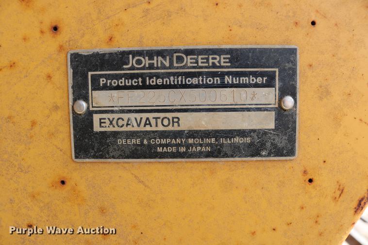 image for item DD8251 2006 John Deere 225C LC excavator